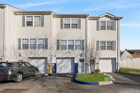 5 Jenna Way #5, Port Chester, NY 10573