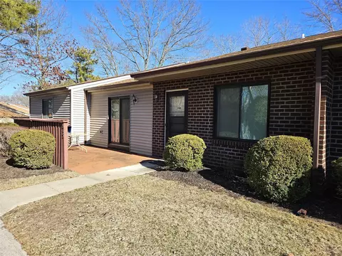 865 Skyline Dr, Coram, NY 11727