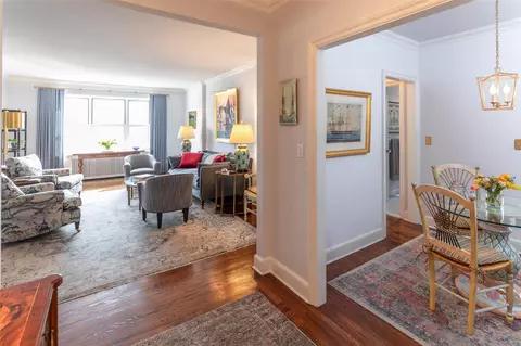 2 Midland Gdns #2A, Bronxville, NY 10708