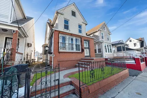 9514 130th St, New York, NY 11419