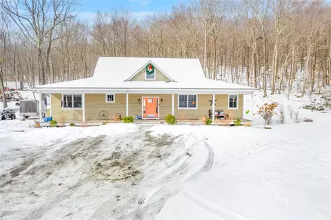27 Paine Rd, Beekman, NY 12531