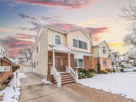 103 Holland Ave, North Hempstead, NY 11001