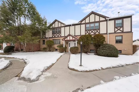 33 Weathervane Dr #17, Washingtonville, NY 10992