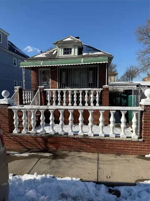 16905 104th Ave, New York, NY 11433