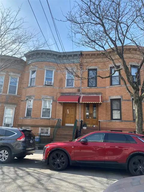 68-28 60th St, New York, NY 11385