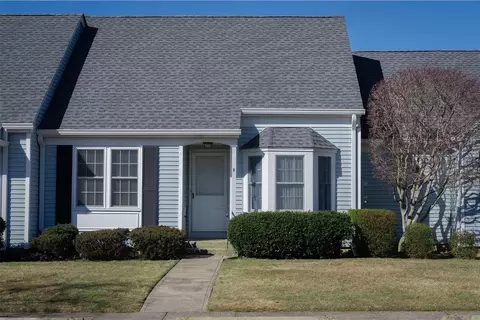 2555 Youngs Ave #4B, Southold, NY 11971