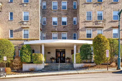 16 N Chatsworth Ave #603, Larchmont, NY 10538