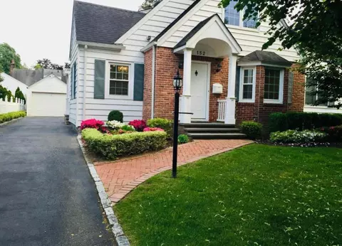 152 Webster Ave, North Hempstead, NY 11030
