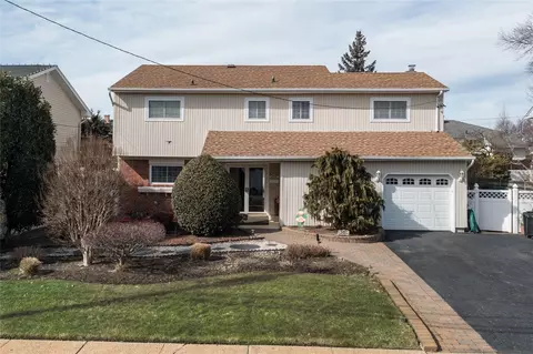 2491 Malibu Rd, Bellmore, NY 11710