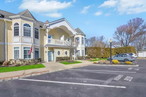 912 Emily Dr #912, Patchogue, NY 11772