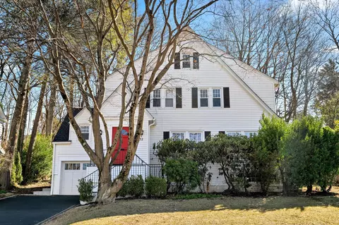32 Claremont Rd, Scarsdale, NY 10583