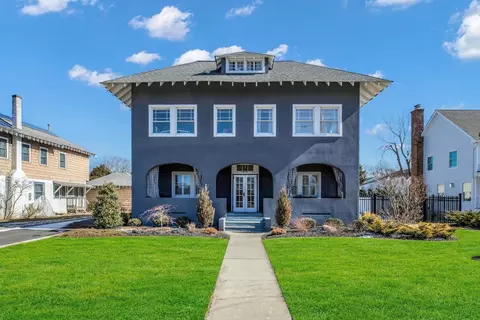 311 Handsome Ave, Sayville, NY 11782