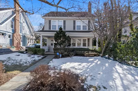 10 Murray Ave, North Hempstead, NY 11050