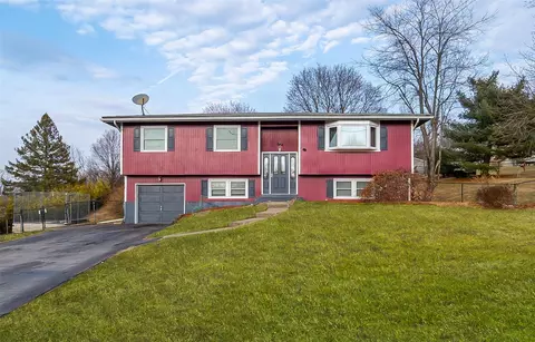 4 Cherrywood Dr, Goshen, NY 10924