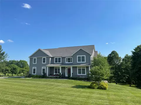 152 Fox Hill Run, Rock Tavern, NY 12575