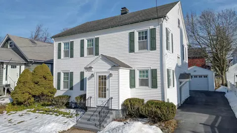 7 Commonwealth Ave, Middletown, NY 10940