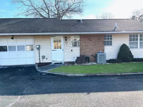 339 Woodbridge Dr # A, Ridge, NY 11961