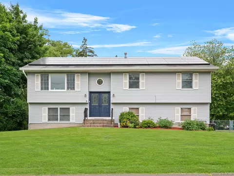 215 Old Haverstraw Rd, Clarkstown, NY 10920