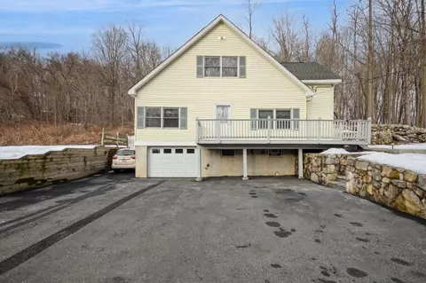 588 Ludingtonville Rd, Kent, NY 12531