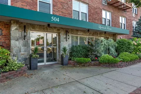504 Merrick Rd #2K, Lynbrook, NY 11563