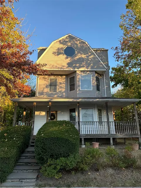 40 Amackassin Ter, Yonkers, NY 10703