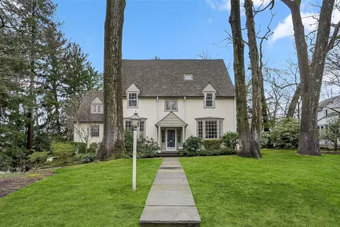 2 Woodlawn Ave, New Rochelle, NY 10804