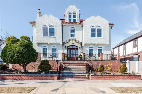211 Laurelton Blvd, Long Beach, NY 11561