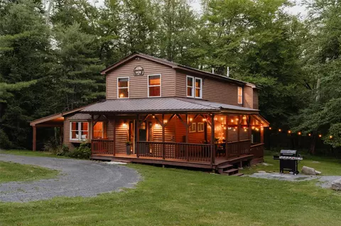17 Barker Rd, Highland, NY 12732