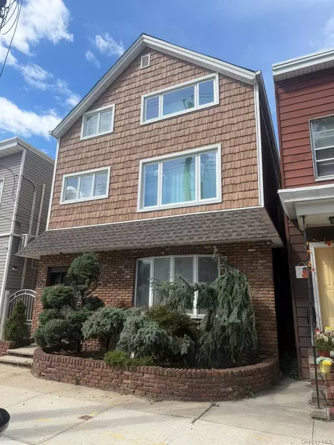 18-38 120 St, New York, NY 11356