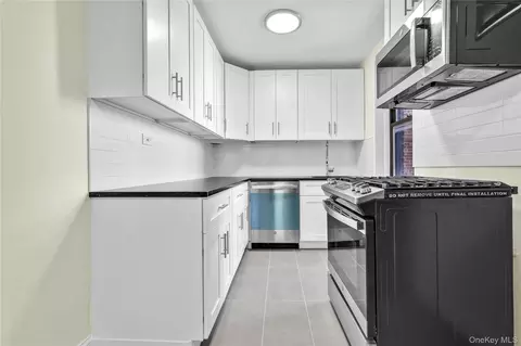 Kitchen - 10 E 43rd St #4K, Brooklyn, NY 11203 photo 1 of 3
