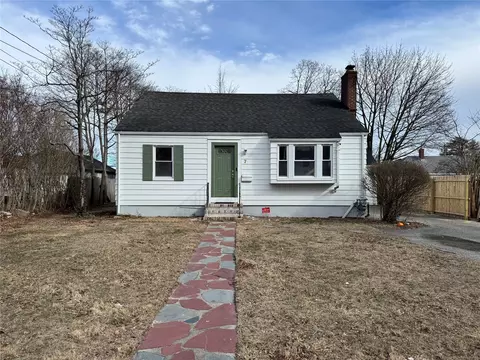 7 Monroe Ave, Brentwood, NY 11717