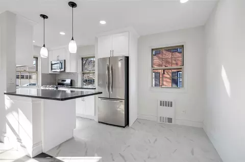 214-09 73 Ave #A, Oakland Gardens, NY 11364
