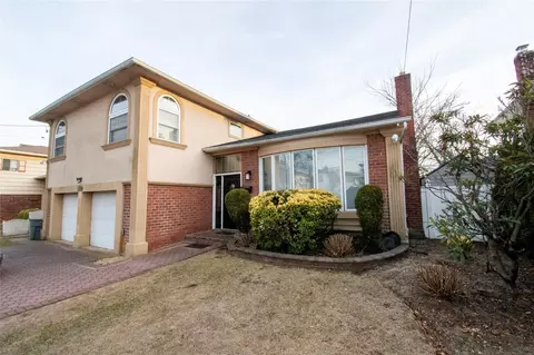 752 Bonnie Dr, Baldwin, NY 11510