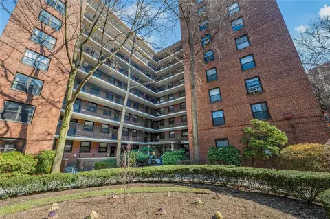 3551 85th St #6E, New York, NY 11372