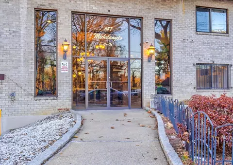 687 Bronx River Rd #3D, Yonkers, NY 10704