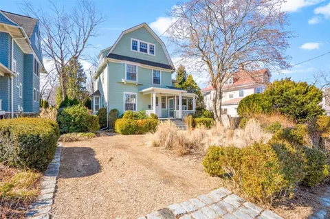 310 Beach Ave, Mamaroneck, NY 10543
