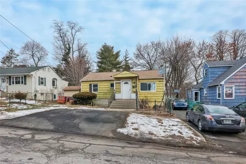 37 Karnell St, Ramapo, NY 10977