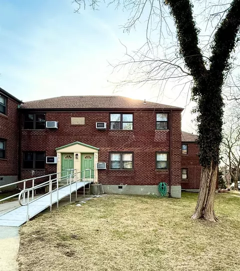 57-72 246 Cres #E-6 LOWER, Douglaston, NY 11362