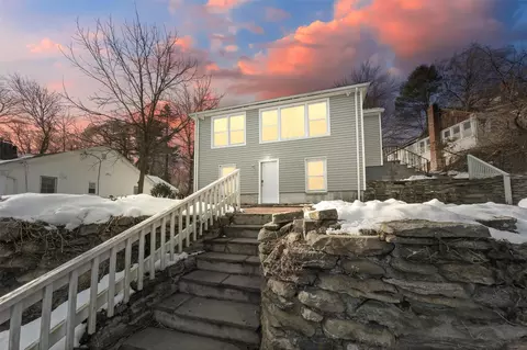 28 Mathes St, Putnam Valley, NY 10537