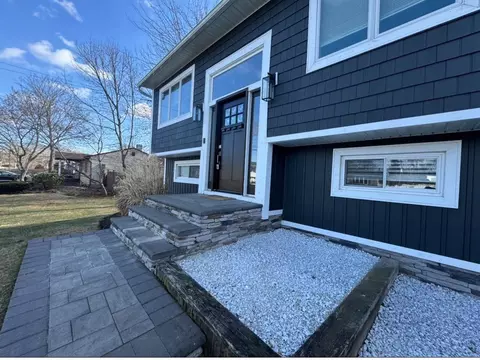 12 Fountain Ave, Selden, NY 11784