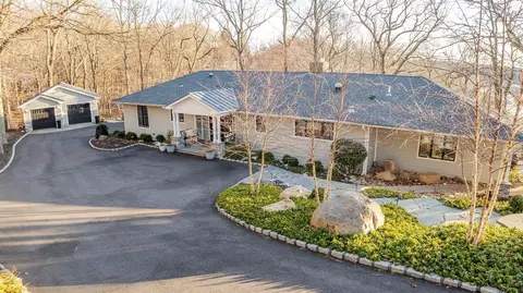 45 Bell Cir, Port Jefferson, NY 11777