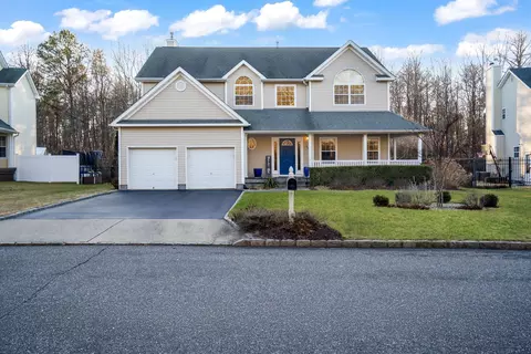 50 Oceanview Blvd, Manorville, NY 11949