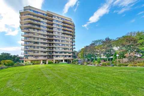 25 Rockledge Ave #402, White Plains, NY 10601