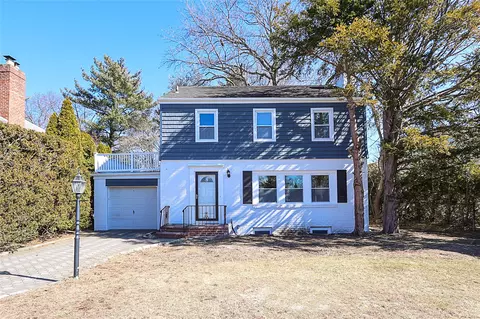 3 Maple St, Garden City, NY 11530