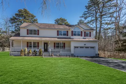 865 Old Medford Ave, Medford, NY 11763