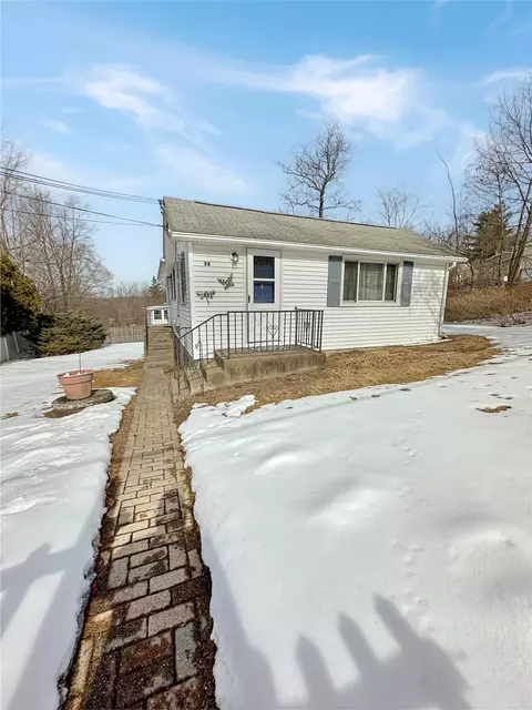 54 Osceola Rd, Carmel, NY 10512