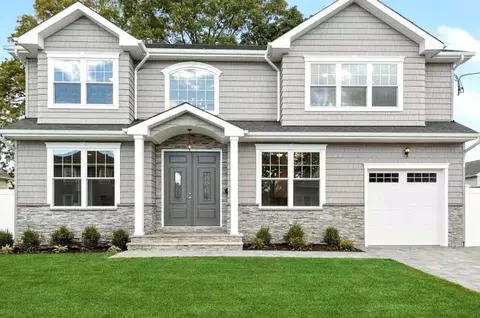 274 Semton Blvd, Franklin Square, NY 11010