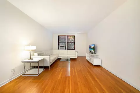 5235 Post Rd #6B, New York, NY 10471