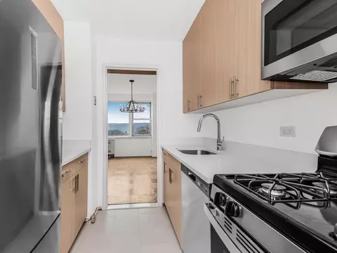 4555 Henry Hudson Pkwy #901, New York, NY 10471