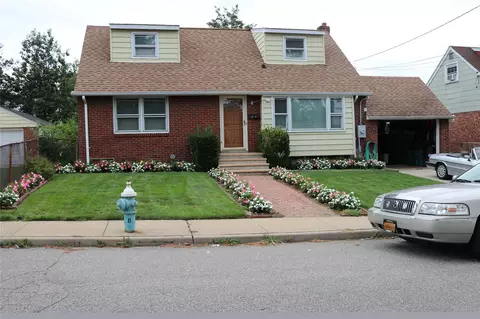 1644 Lenox St, Elmont, NY 11003